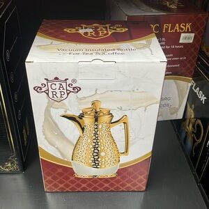 Vacuum insulated bottle for tea and coffee